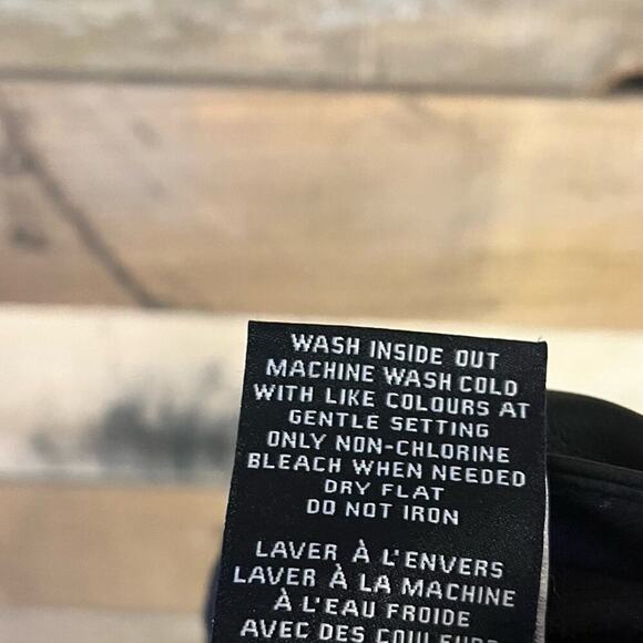 7 For All Mankind Black Faux Leather Crops Size Large - Picture 10 of 10